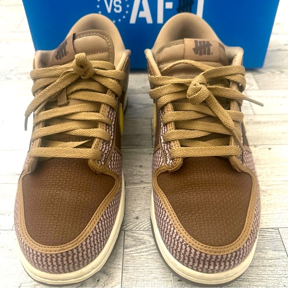 Nike Undefeated X Dunk Low SP ‘Canteen’ - Picture 3 of 7